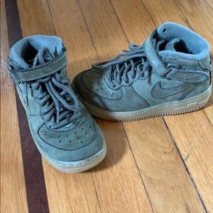 Boys hightop nike sneaker